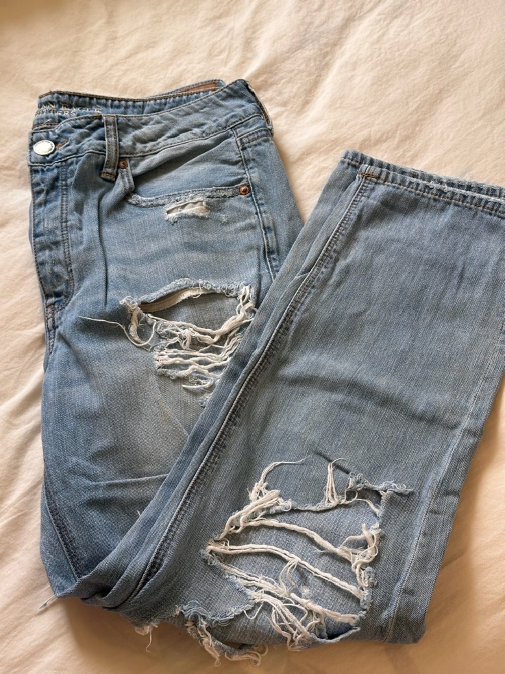 American Eagle Tomgirl Distressed Jeans - 12